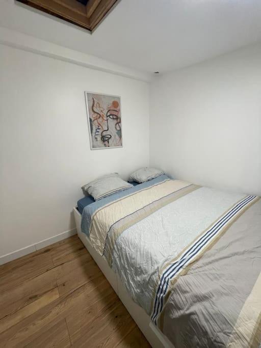 Charmant Appartement Americain Сен-Дени Экстерьер фото