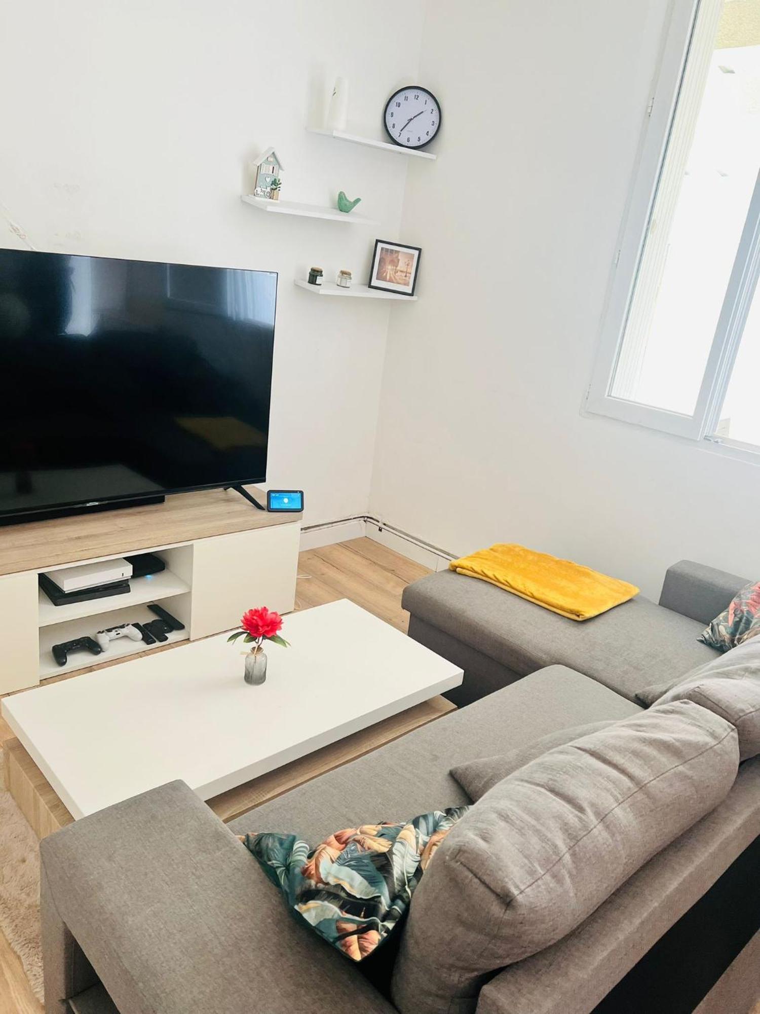 Charmant Appartement Americain Сен-Дени Экстерьер фото